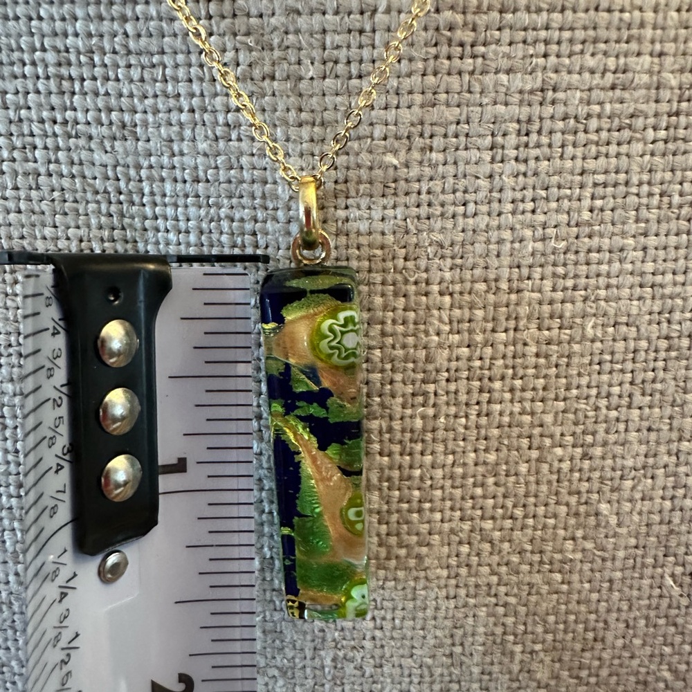 Vintage, hand crafted glass necklace pendant on a 19” chain. - Picture 5 of 6